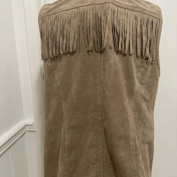 Chico’s Womens Faux Suede Moto Zip Front Vest Fringe Detail Tan Size 2 (L) - Picture 4 of 4